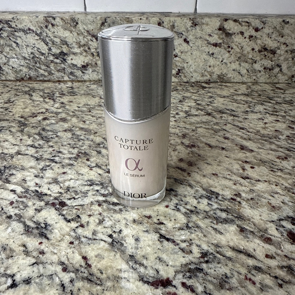 Women's Dior Capture Totale Le Sérum Skincare for Face and Neck 1.7 fl.oz 50ml - Picture 1 of 3